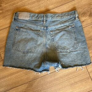 Everlane relaxed 90’s short